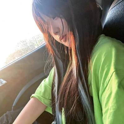 如月微笑